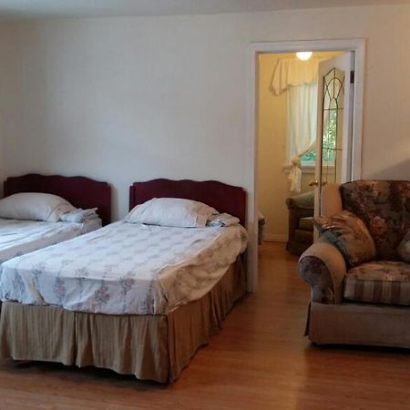 Kelowna Okanagan Lake Hostel Экстерьер фото