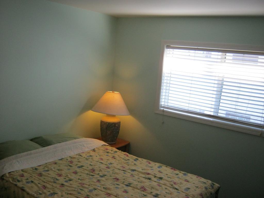 Kelowna Okanagan Lake Hostel Экстерьер фото