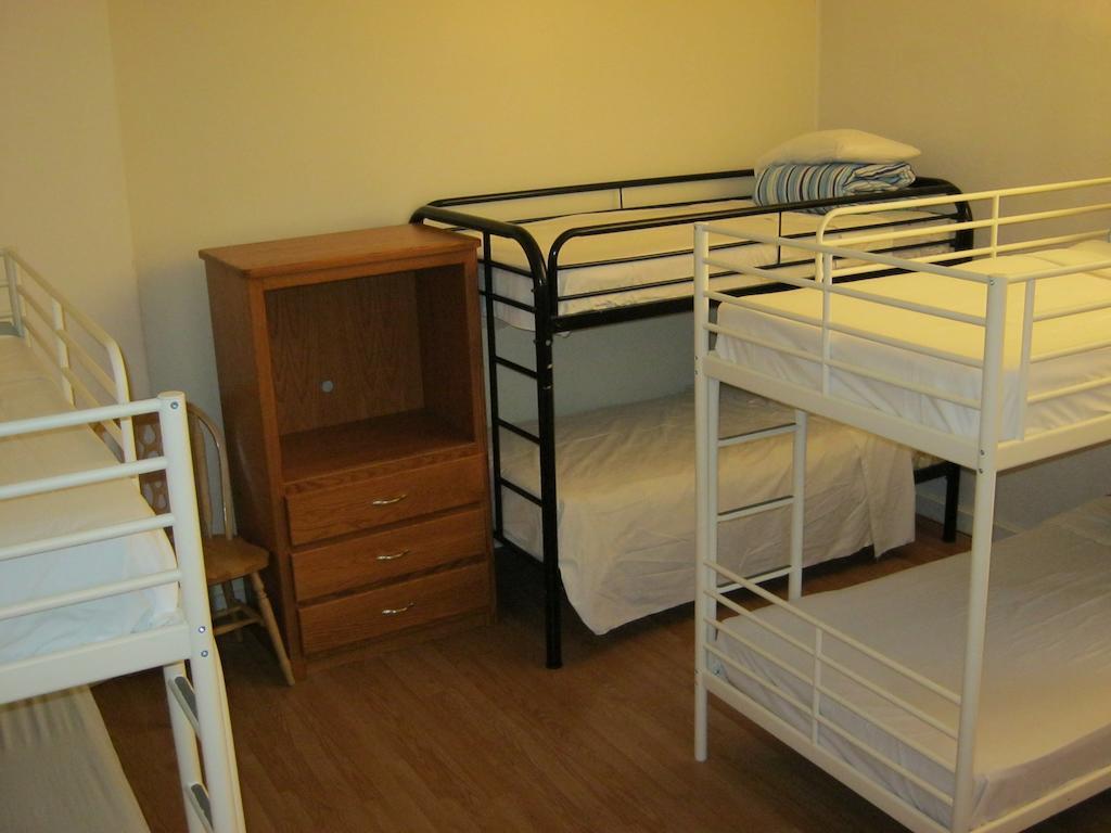Kelowna Okanagan Lake Hostel Экстерьер фото