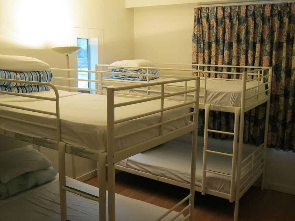 Kelowna Okanagan Lake Hostel Экстерьер фото