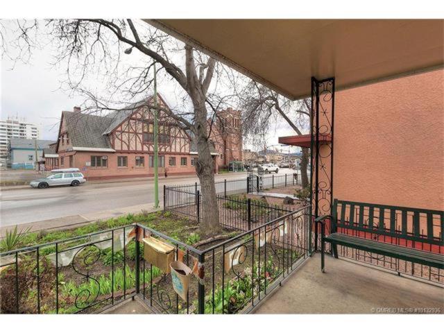 Kelowna Okanagan Lake Hostel Экстерьер фото