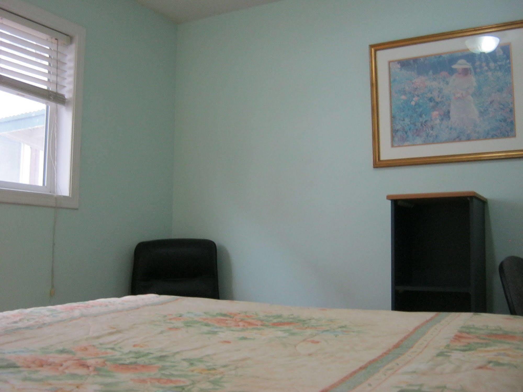 Kelowna Okanagan Lake Hostel Экстерьер фото