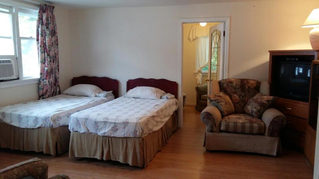 Kelowna Okanagan Lake Hostel Экстерьер фото